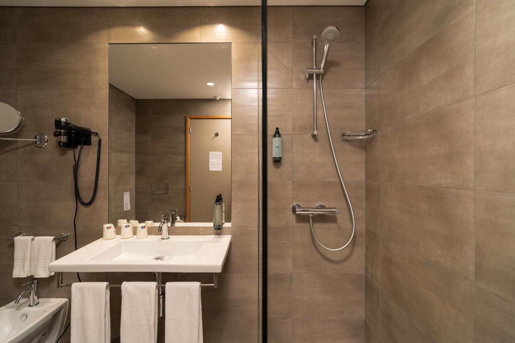 Hotel Fundador غيمارايش المظهر الخارجي الصورة